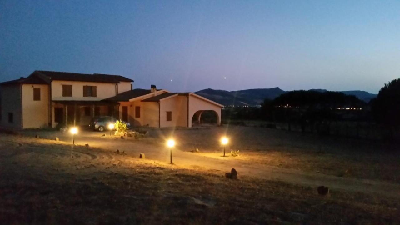 Villa Jolies Viddalba 客房 照片